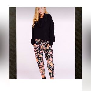 Show Me Your Mumu Sahara Floral Joggers size XL